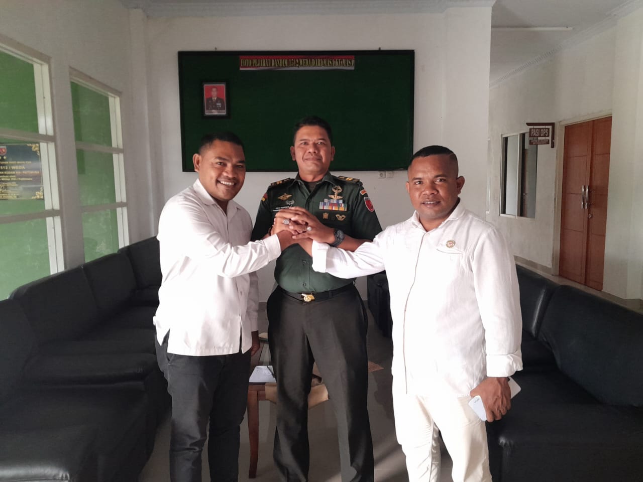 Silaturahmi Kepemiluan (SIPIL) Bawaslu Halteng  kunjungi Kodim 1512/Weda
