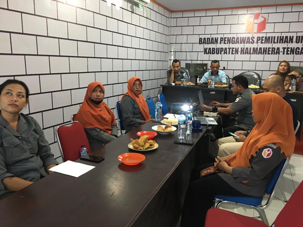 Diskusi teknis pengawasan pendaftaran dan verifikasi Parpol, Bawaslu Halteng hadirkan KPU