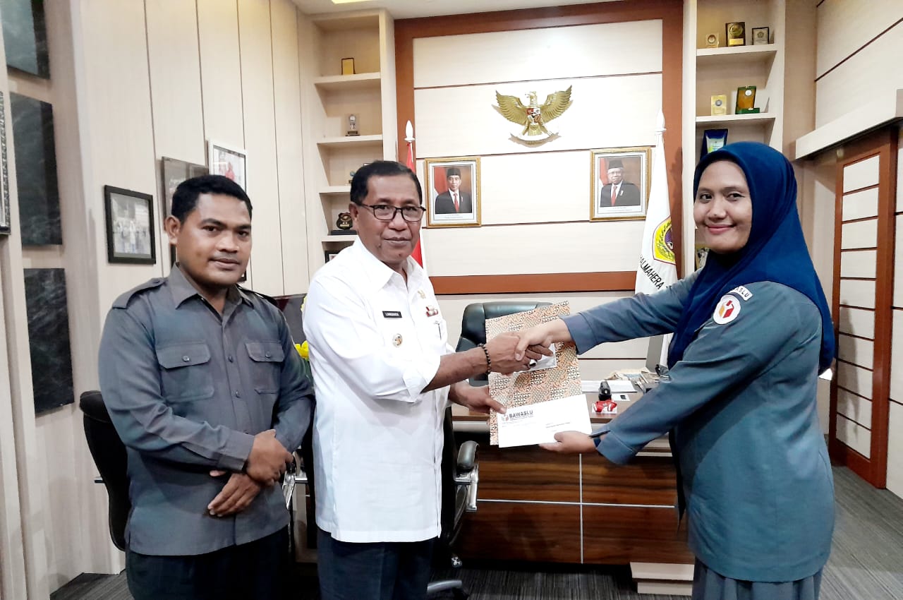 Cegah Potensi Pelangggaran Netralitas ASN, Bawaslu Halteng Temui Bupati.