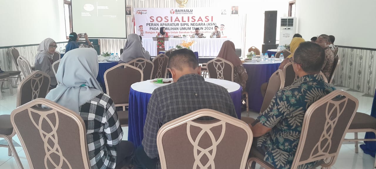 Gelar Sosialisasi. Bawaslu Halteng Ajak ASN Jaga Netralitas.
