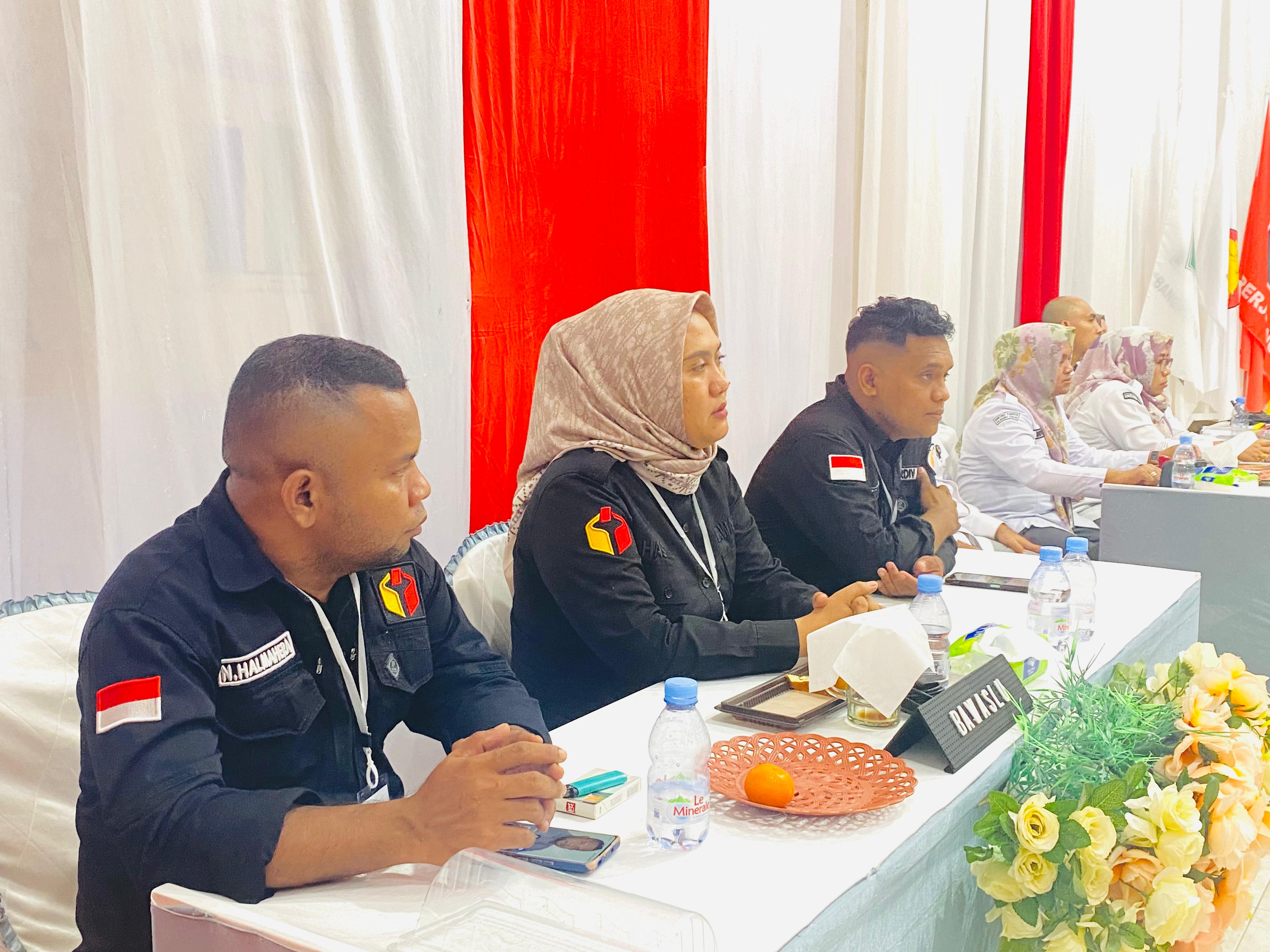 Ketua dan Anggota Bawaslu Kabupaten Halmahera Tengah