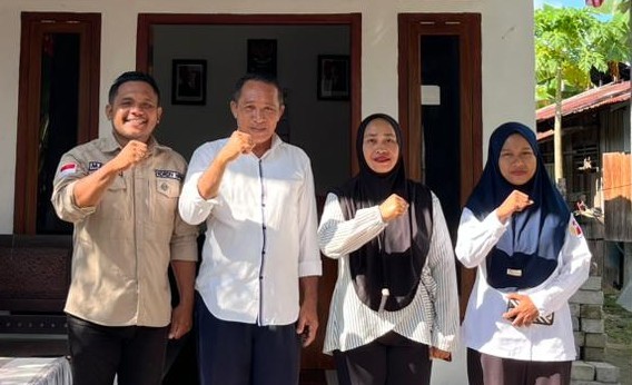 Koordinator Divisi Hukum, Pencegahan, Partisipasi Masyarakat dan Hubungan Masyarakat Bawaslu Halmahera Tengah saat melakukan koordinasi bersama Dinas Pendidikan dan Kebudayaan Provinsi Maluku Utara Cabang Halmahera Tengah, pada Rabu (15/10/2025)/Foto: Publikasi dan Pemberitaan Bawaslu Halmahera Tengah