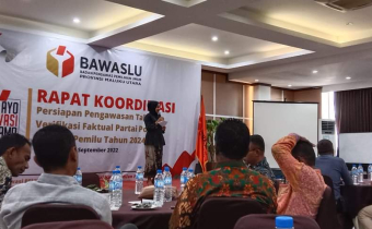 Jelang tahapan verfak parpol. Bawaslu Halteng hadiri Rakor.