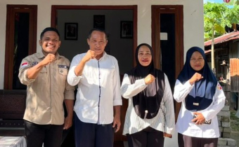 Koordinator Divisi Hukum, Pencegahan, Partisipasi Masyarakat dan Hubungan Masyarakat Bawaslu Halmahera Tengah saat melakukan koordinasi bersama Dinas Pendidikan dan Kebudayaan Provinsi Maluku Utara Cabang Halmahera Tengah, pada Rabu (15/10/2025)/Foto: Publikasi dan Pemberitaan Bawaslu Halmahera Tengah